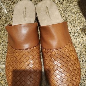 Comfortview Clogs (Caramel color)